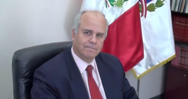 Embajador de Perú en Israel se quiebra: "Mi esposa y mis hijos preguntan cuándo me verán"