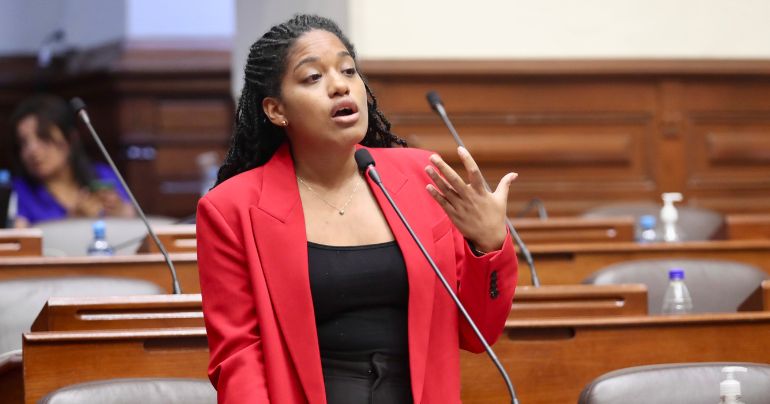 Rosangella Barbarán afirma que "muchos congresistas están buscando un pretexto para quedarse"