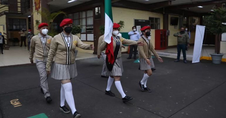 Detienen a estudiante de 14 años acusada de causar la muerte de su compañera