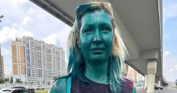 Abogada opositora al régimen ruso es atacada con zelyonka: ¿qué es este líquido verde?