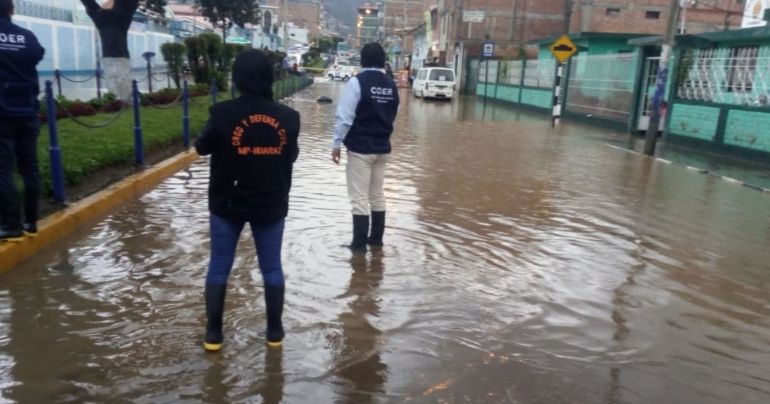 Portada: Ministerio de Trabajo establece 2 horas de tolerancia para empleados en regiones afectadas por intensas lluvias