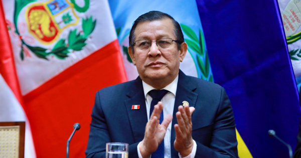 Eduardo Salhuana apoya la postura de Perú contra dictadura de Nicolás Maduro en la OEA