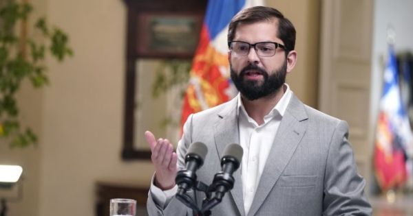 Gabriel Boric se opone a versión de Lula da Silva que niega autoritarismo en Venezuela