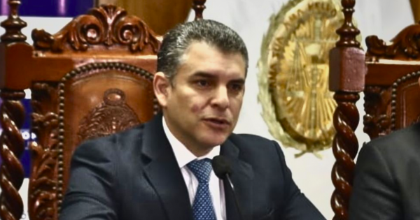 Rafael Vela: revelan que médico que emitió licencia en favor del cuestionado fiscal es denunciado por "falsa certificación"