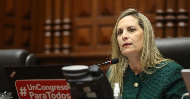 Maricarmen Alva: "Gustavo Petro está retomando una vieja costumbre terrorista"