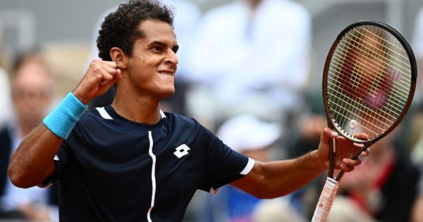 ¡Histórico! Juan Pablo Varillas clasificó a octavos de final de Roland Garros y se enfrentará a Novak Djokovic