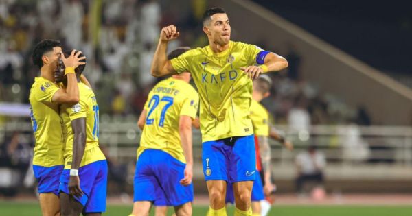 Portada: Cristiano Ronaldo marcó un doblete, bailó y sumó un nuevo un récord: Al Nassr derrotó 4-3 a Al Ahli (VIDEO)