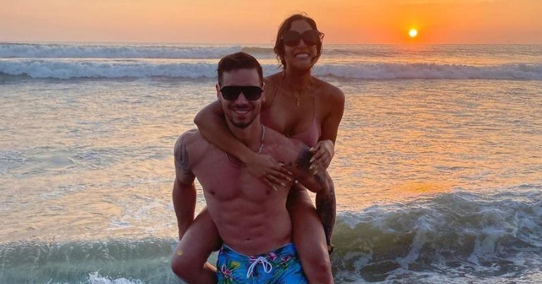 Portada: Melissa Paredes y Anthony Aranda se lucen en la playa tras confirmar su reconciliación