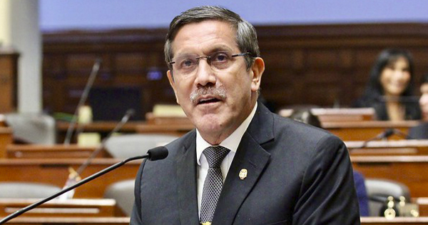 Ministro Jorge Chávez Cresta dice que no renunciará a su cargo tras interpelación