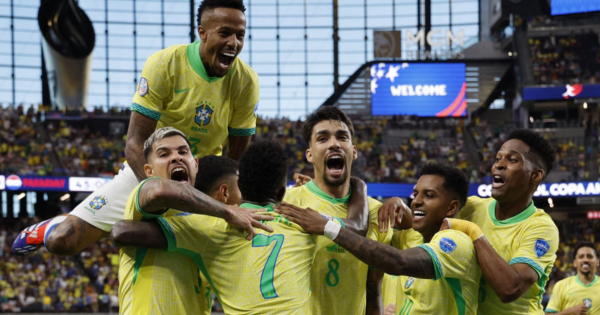 Portada: Con doblete de Vinícius: Brasil goleó 4-1 a Paraguay por el grupo D de la Copa América