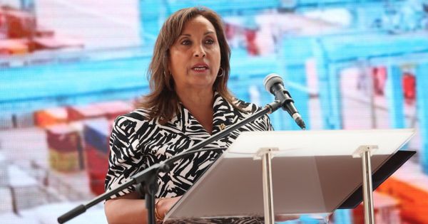 Dina Boluarte: "Trabajamos de manera transparente, sin signos de corrupción y con las manos limpias"