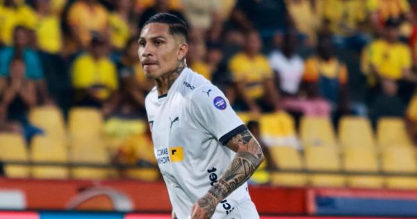 Portada: Paolo Guerrero: "Solo Dios sabe que pasará el próximo año"