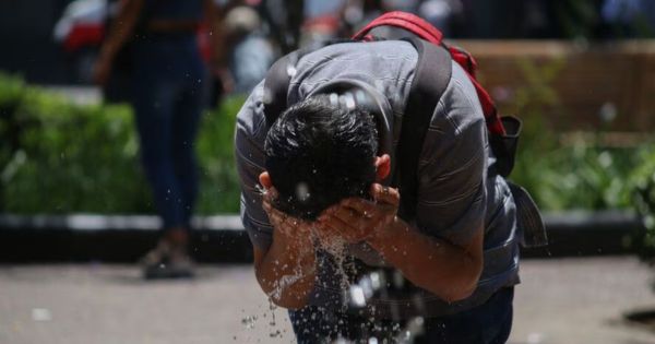 Portada: Irán declara feriado por dos días tras intensa ola de calor