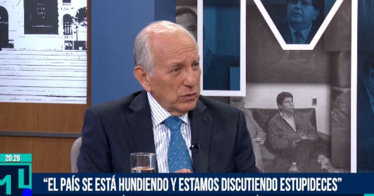 Portada: Óscar Becerra sobre el caso Rolex: "El país se está hundiendo y estamos discutiendo estupideces"