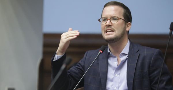 Portada: Alejandro Cavero cuestiona que Pasión Dávila presida Comisión de Trabajo: "Pésima decisión"