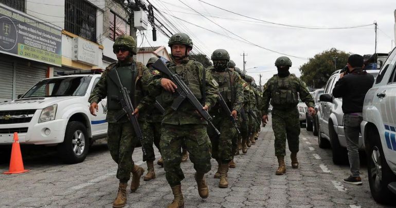 Ecuador decretó toque de queda debido a la crisis de seguridad