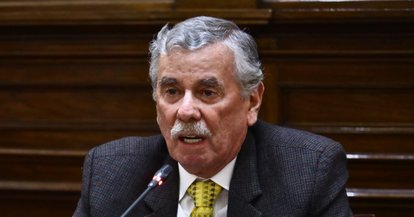 Fernando Rospigliosi tilda de 'farsante' al ministro del Interior: "Si tuviera un mínimo de dignidad, renunciaría"