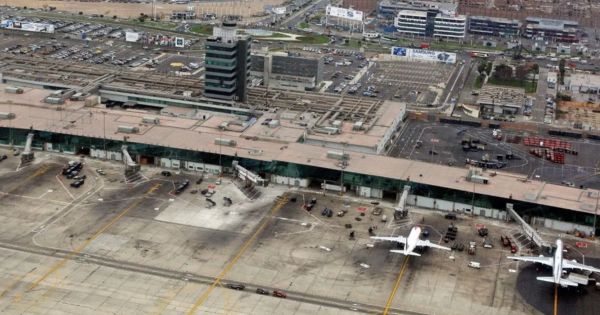 Presidente de Corpac reconoce responsabilidad por falla eléctrica en aeropuerto: "Nunca se puso en riesgo la vida"