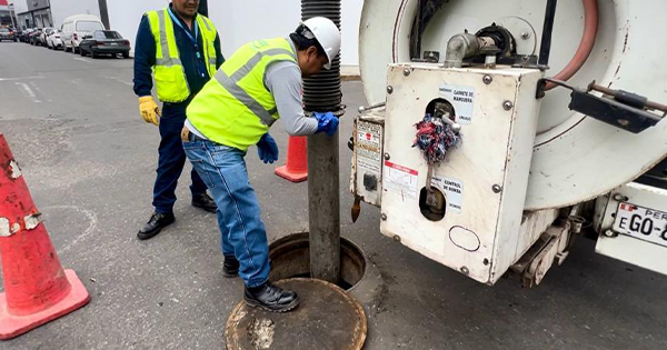 Portada: Sedapal: 50% de aniegos en Lima y Callao se producen por arrojo de desperdicios a red de desagüe