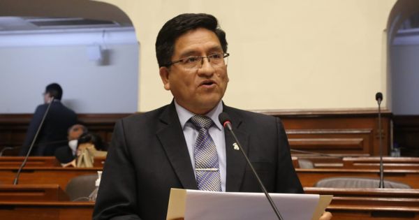 ¡RETROCEDE! Elías Varas reconsidera su renuncia a la bancada Perú Bicentenario