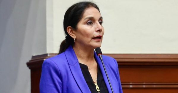Patricia Juárez presenta denuncia contra María Cordero por caso de recorte de sueldos
