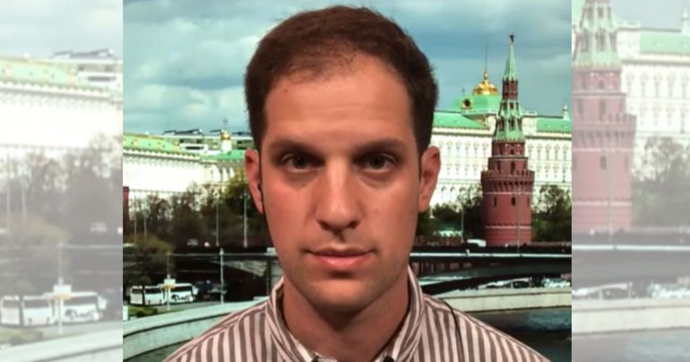 Detienen en Rusia a periodista estadounidense acusado de "espionaje"