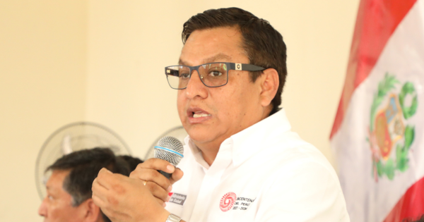 Ministro Vásquez minimiza caso Rolex: "Hay cosas más importantes para el país"