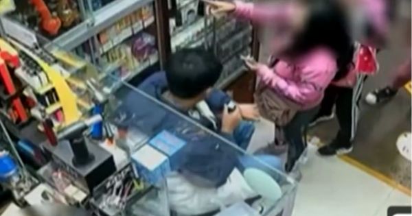 Portada: Cercado de Lima: banda de mujeres utiliza a niña para robar más de S/10 mil de una tienda