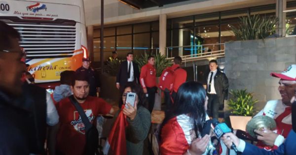 Portada: ¡En busca del primer triunfo! Selección peruana arribó en Ciudad del Este para enfrentar a Paraguay (VIDEO)