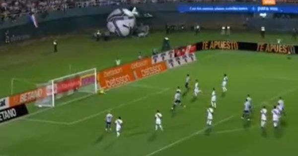 Perú vs. Paraguay: Pedro Gallese realizó una gran atajada para evitar el gol 'guaraní' (VIDEO)