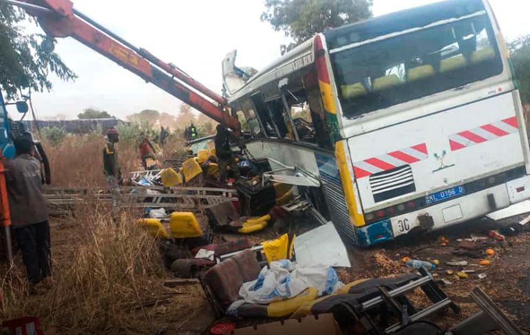 Portada: Senegal: Al menos 40 muertos y 78 heridos deja trágico choque de autobuses