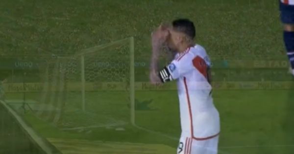 Portada: Perú vs. Paraguay: Paolo Guerrero pudo anotar el gol del triunfo, pero el travesaño se lo impidió (VIDEO)