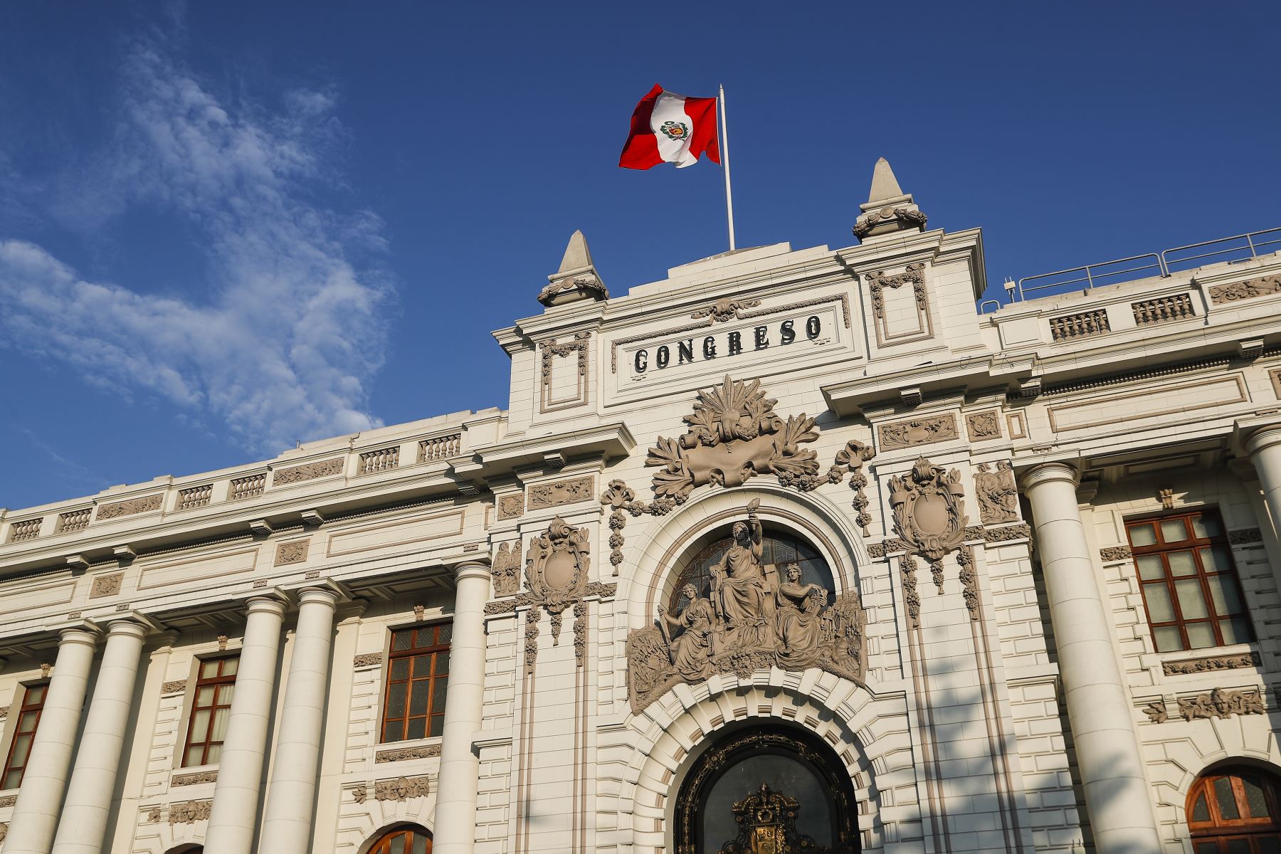 Pleno del Congreso debate adelanto de elecciones generales para abril del 2024