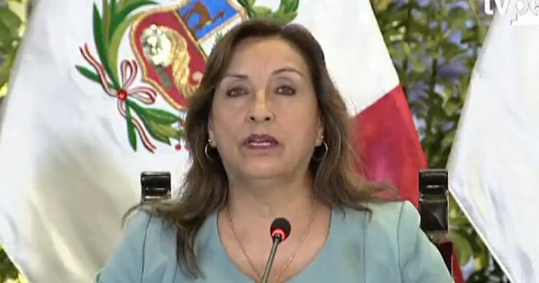 Dina Boluarte rechaza cambios en el gabinete: "No es tan simple cambiar un ministro por otro"