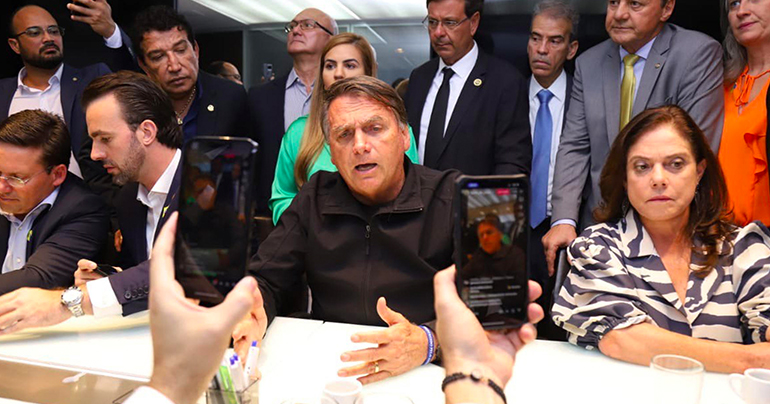 El primer mensaje de Bolsonaro a Lula tras retornar a Brasil: "No va a hacer lo que quiera"