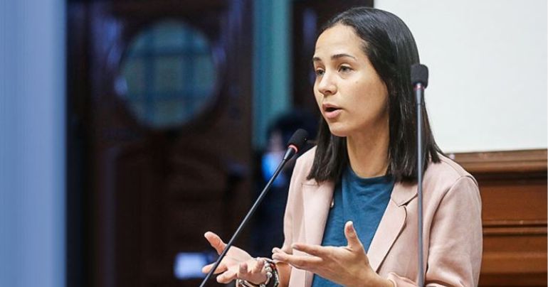 Sigrid Bazán azuza a la violencia: "La protesta pacífica no genera cambio"