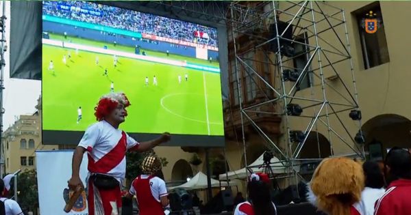 Portada: Perú vs. Brasil: Municipalidad de Lima instala pantalla gigante en la plaza Mayor para ver el partido