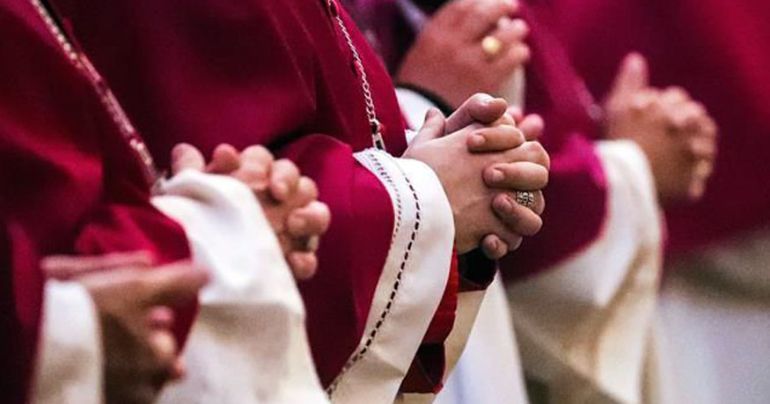 Portada: Casi 5.000 menores fueron abusados sexualmente por el clero católico de Portugal