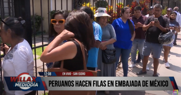 Peruanos hacen largas filas en embajada de México tras anunciarse visado obligatorio