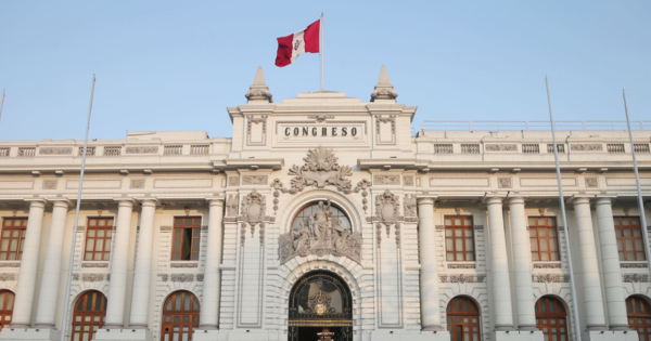 Portada: Comisión de Constitución evalúa este martes predictamen para crear Escuela Nacional de la Magistratura