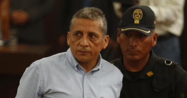 Portada: Antauro Humala, asesino de policías, fue detenido y trasladado a una comisaría