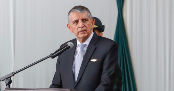 Portada: Ministro del Interior, Víctor Torres, confirma su renuncia al cargo