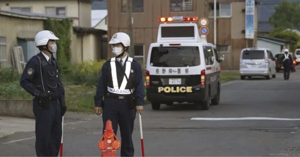 Conmoción en Japón: hombre se atrinchera en edificio tras asesinar a mujer y dos policías