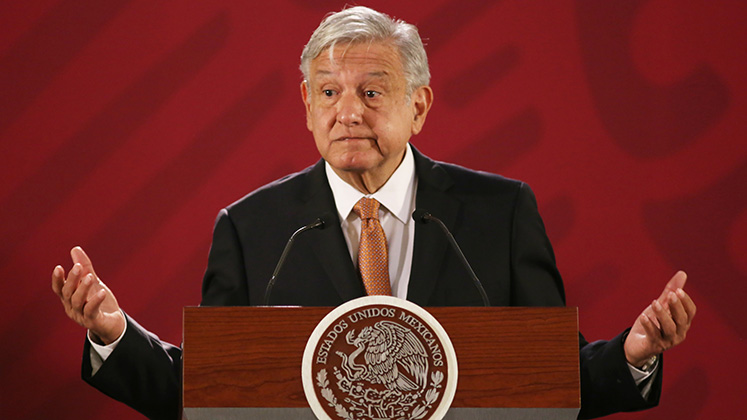 AMLO dice que es un "orgullo" ser declarado persona non grata por el Congreso