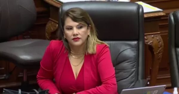 Portada: Digna Calle: Subcomisión evaluará este viernes denuncias constitucionales en contra de la congresista