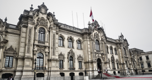 Portada: Gobierno plantea declarar el 7 de diciembre como 'Día de la Institucionalidad, del Estado de Derecho y de la Democracia'