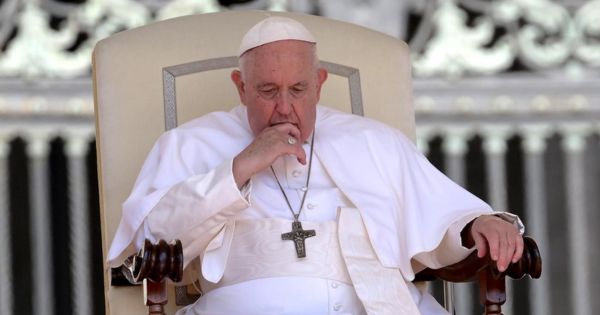 Papa Francisco lamenta "la falta de rumbos valientes hacia la paz" en Ucrania