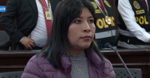 Portada: Betssy Chávez: expremier pasó de control de identidad en Palacio de Justicia
