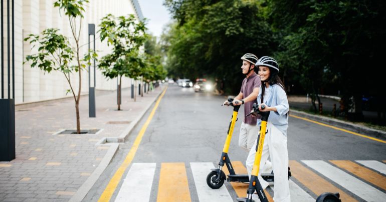 Fiestas de Navidad y Año Nuevo: conoce las cinco ventajas de manejar scooters eléctricos en Lima