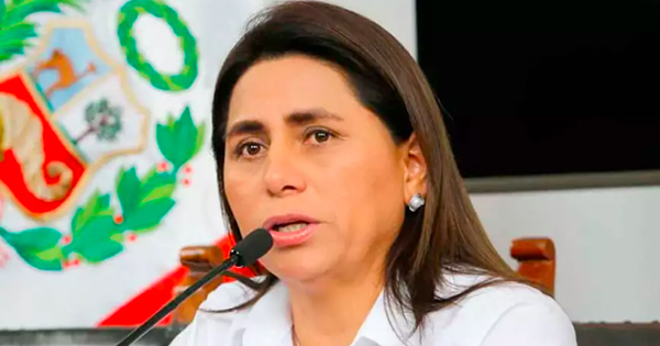 Portada: Ministra de Salud reitera que permanecerá en el cargo mientras tenga el respaldo de la presidenta